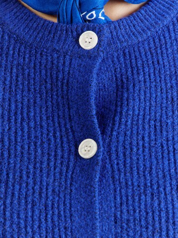 PIECES Gebreid vest 'PCSILLY' in Blauw