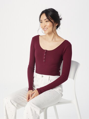 PIECES Shirt 'Kitte' in Rot: Vorderseite