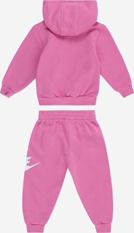 Nike Sportswear Joggingdragt 'CLUB FLEECE' i pink