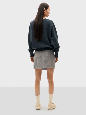 Thinking MU Sweatshirt 'Love Bonnie' (GOTS) in Blau