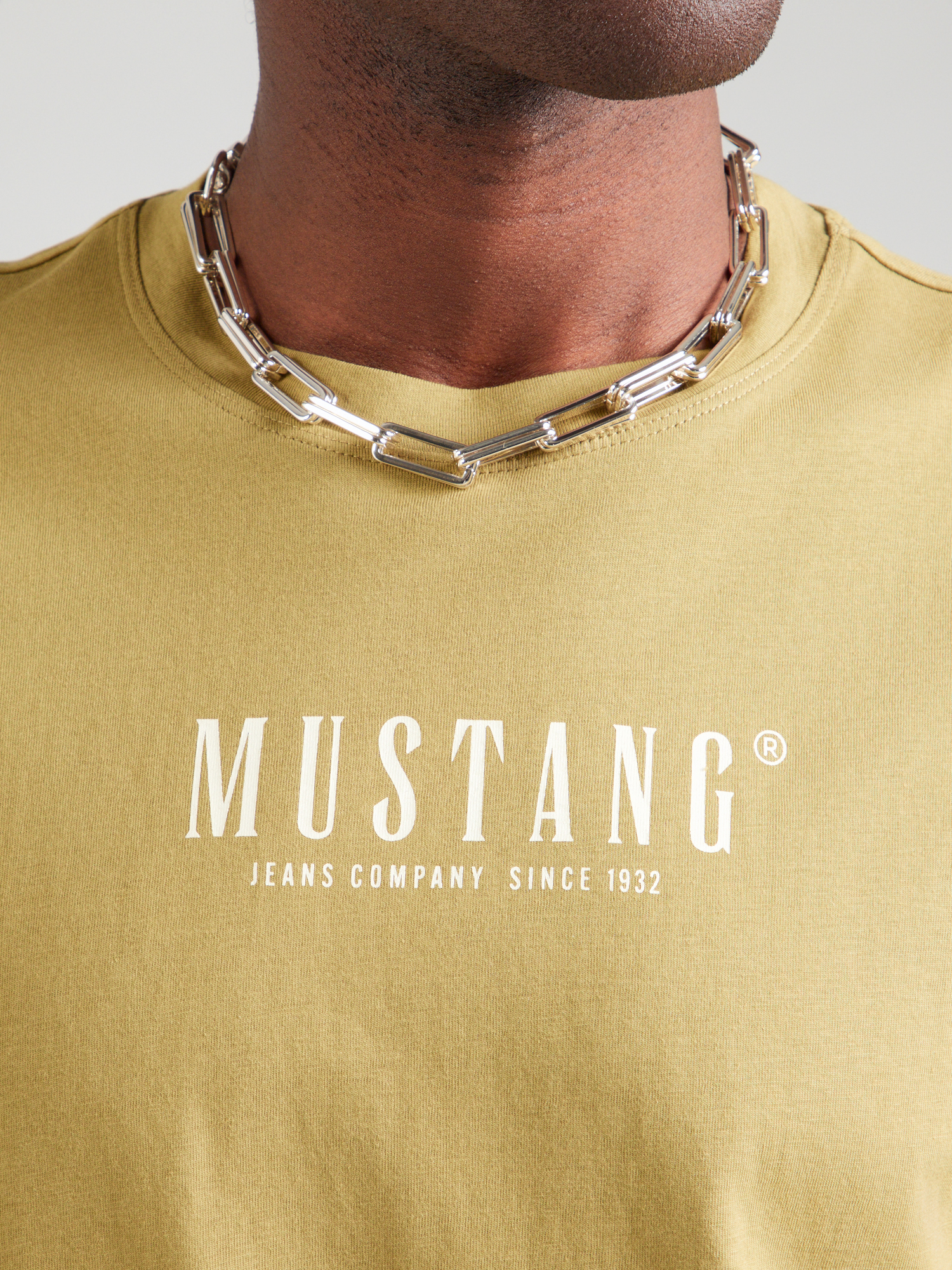 T-shirt MUSTANG Style Austin Uomo - Cotone Traspirante, Girocollo, Scritta Mustang Label, Taglio Ampio