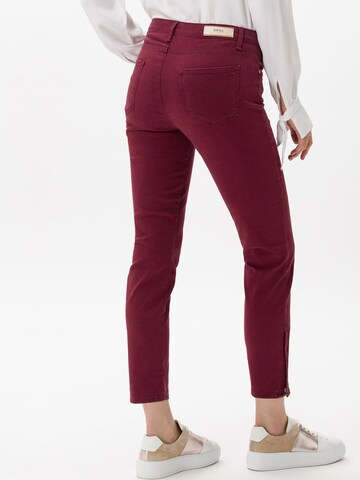 regular Jeans 'Shakira S' di BRAX in rosso