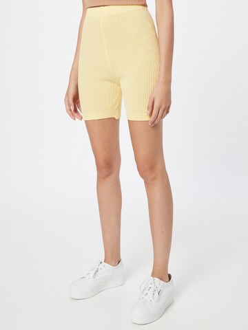 NU-IN Slimfit Παντελόνι σε κίτρινο: μπροστά