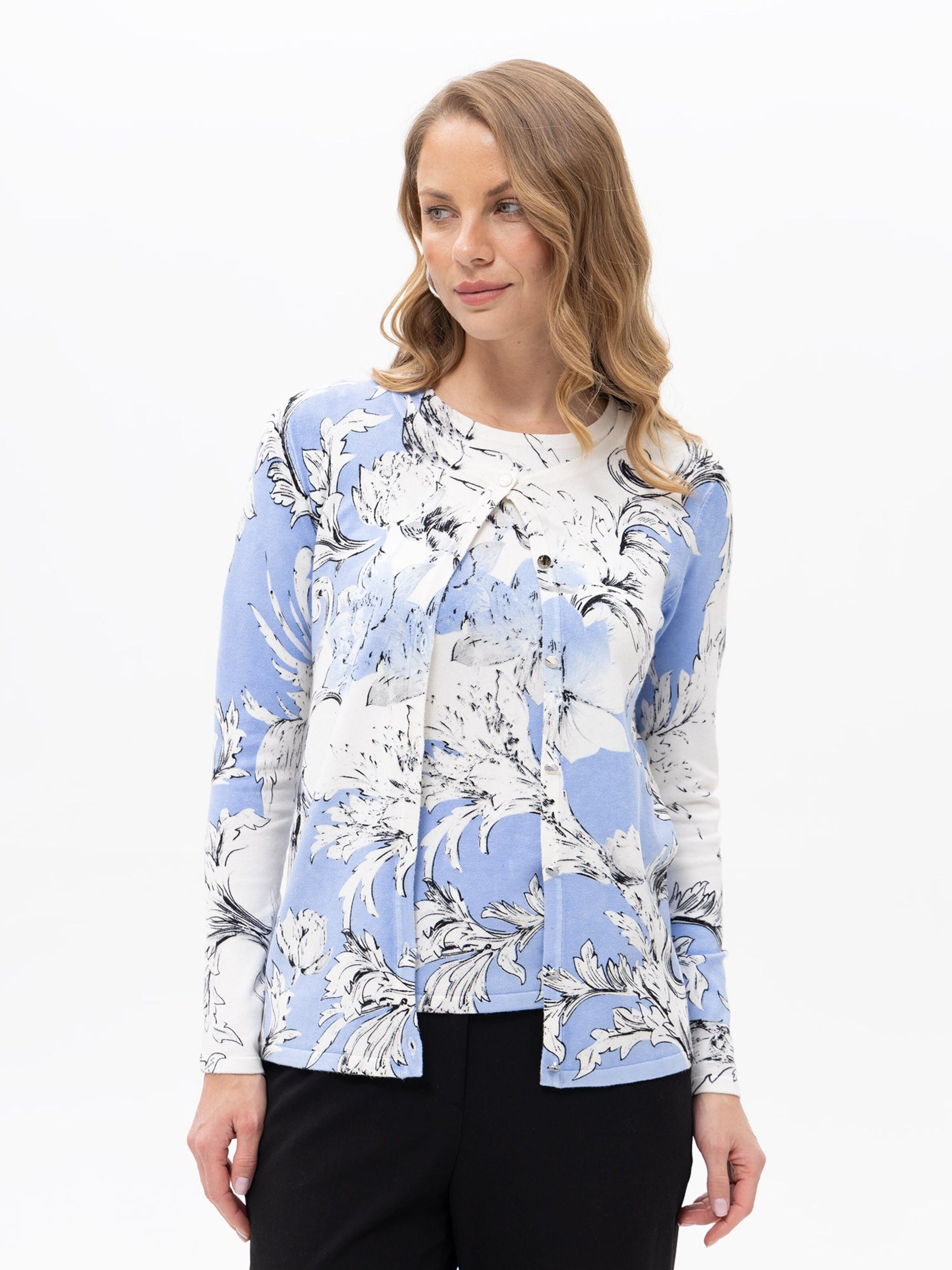 Passioni Knit Cardigan 'Blau- weißes Twinset' in Blue: front