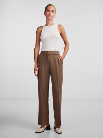 Regular Pantalon à plis 'Likka' Y.A.S en marron