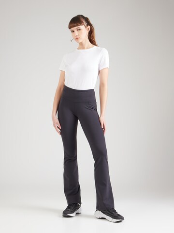 Flared Pantaloni sportivi di Reebok in nero
