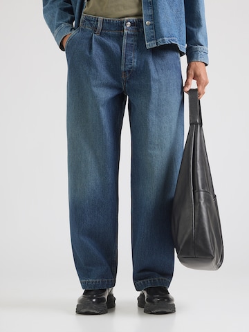 Calvin Klein Jeans Baggy Džíny se sklady v pase 'Benson' – modrá: přední strana