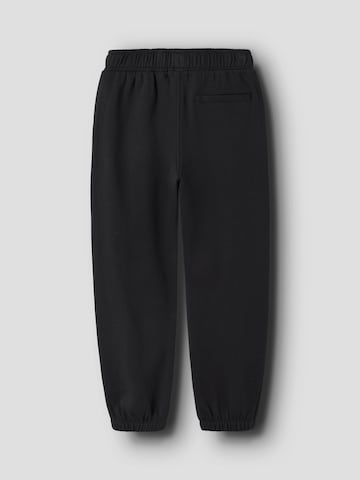 NAME IT - Tapered Pantalón en negro