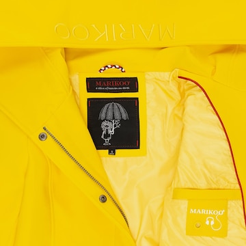 MARIKOO Toiminnallinen pitkä takki ' Mayleen ' värissä keltainen