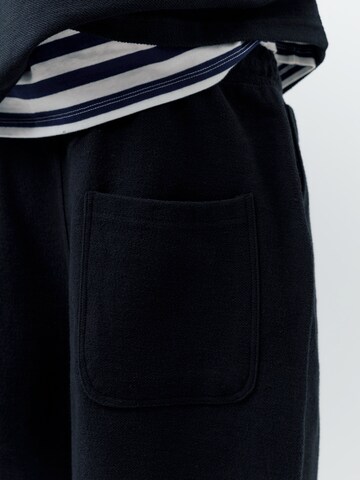 Pull&Bear Baggy Shorts 'STWD' in Schwarz