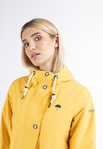 Schmuddelwedda Raincoat in Yellow