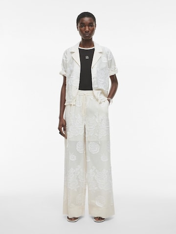 Regular Pantalon ROUGE EDIT en blanc