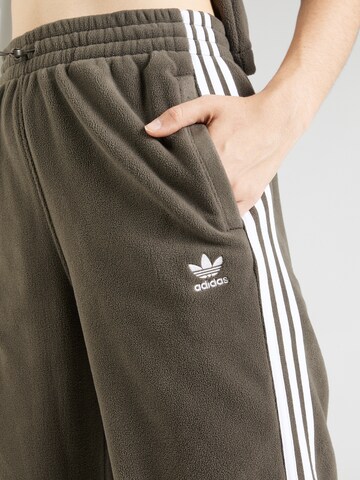 Tapered Pantaloni 'Polar Fleece' de la ADIDAS ORIGINALS pe verde