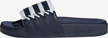 ADIDAS ORIGINALS - Zapatos abiertos 'Adilette' en azul: frente