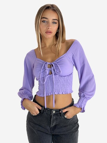 Elara Bluse in Lila: Vorderseite