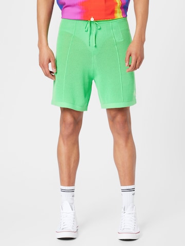 Regular Pantaloni de la Calvin Klein Jeans pe verde: față