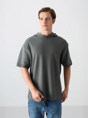 Tommy Life Shirt in Grey: front