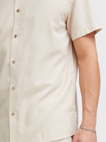 Coupe regular Chemise 'PETE' !Solid en beige