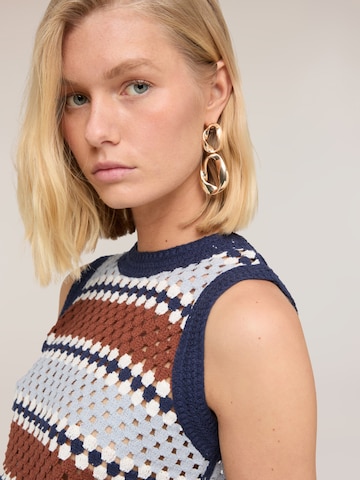 Pull-over MOTIVI en bleu