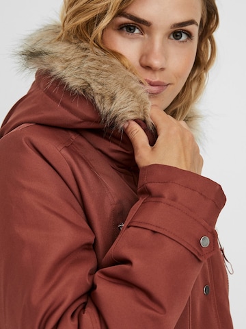 VERO MODA Winterparka 'EXPEDITIONTRACK' in Bruin