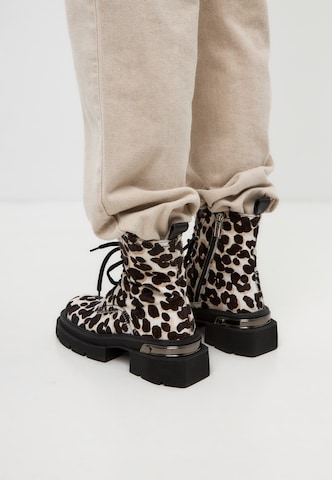 Bottines à lacets CESARE GASPARI en jaune