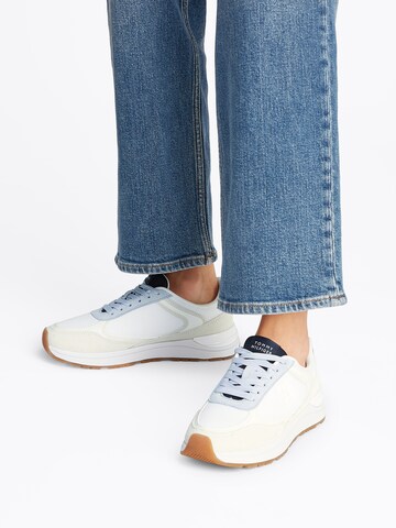 Sneaker bassa di TOMMY HILFIGER in bianco