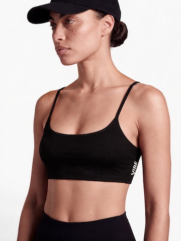 V!BE STUD!OS Top in Zwart