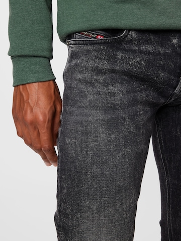 DIESEL Skinny Jeans 'Sleenker-X' in Schwarz