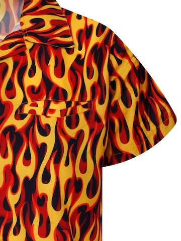 Maglietta 'Flames Allover' di King Kameha in giallo