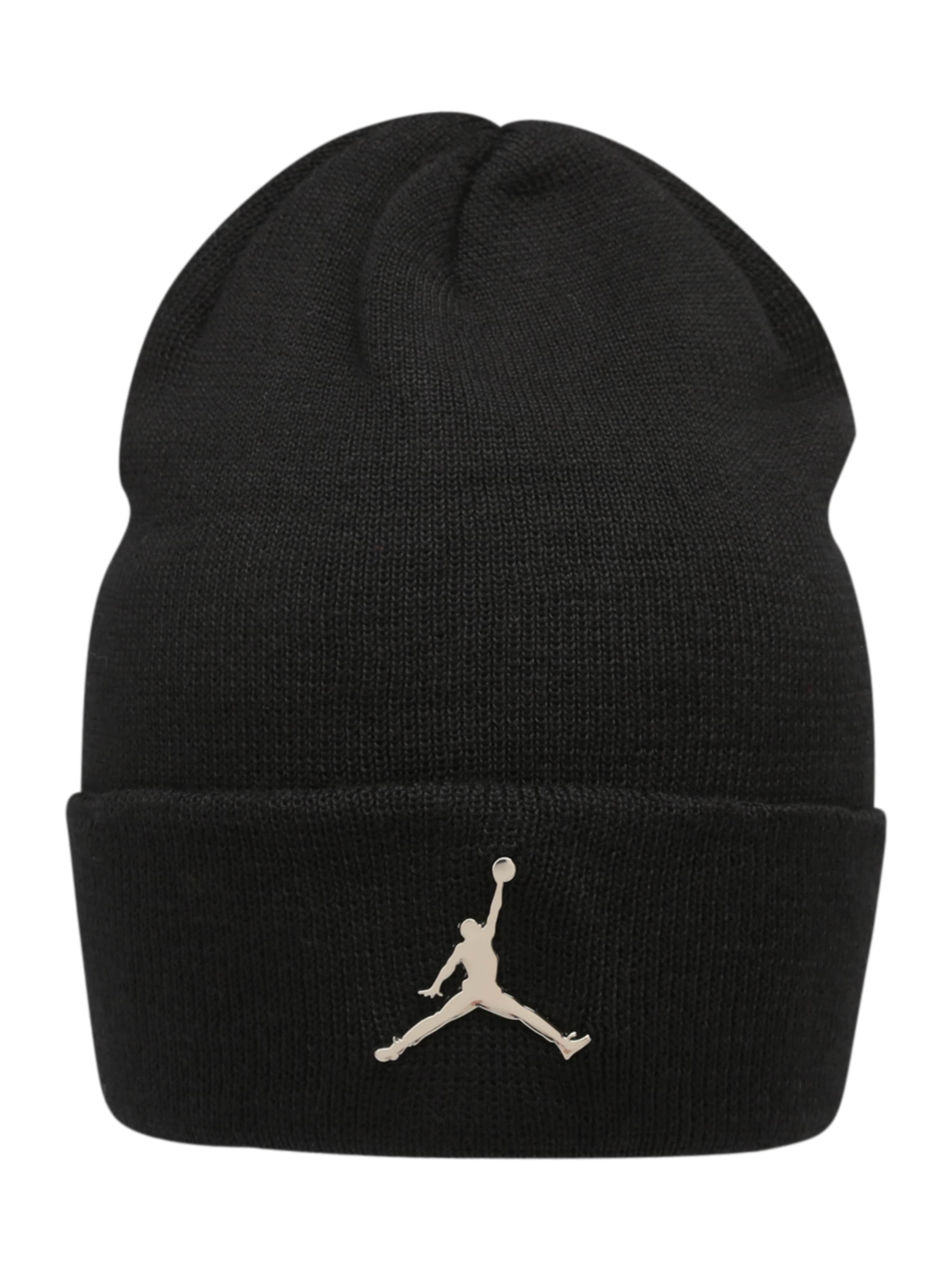 Căciulă de la Jordan pe negru