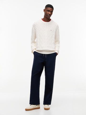 Pull-over Tommy Jeans en blanc