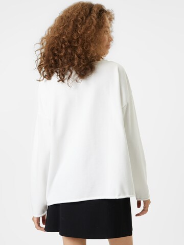 JuviaSweater majica - bijela boja