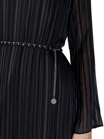 Abito 'LS ILENIA PLEAT DRESS W6RK37 WJ712' di GUESS in nero