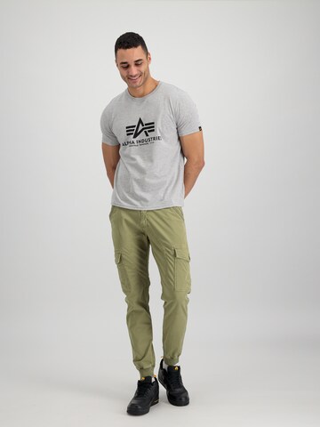 ALPHA INDUSTRIES T-Shirt in Grau