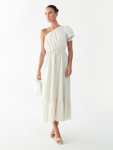 Willa Рокля 'MANIA' в бяло