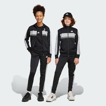 ADIDAS SPORTSWEAR Тренировочный костюм 'Seasonal Essentials Tiberio' в Черный: спереди