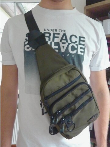 Kumixi Backpack 'Sling bag' in Green: front