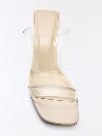 Bershka Pantolette in Transparent