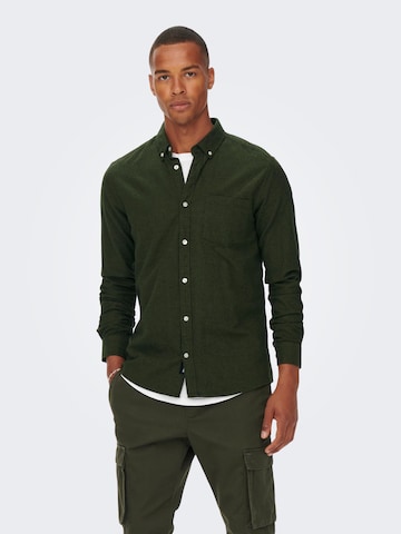 Coupe regular Chemise 'NIKO' Only & Sons en vert : devant