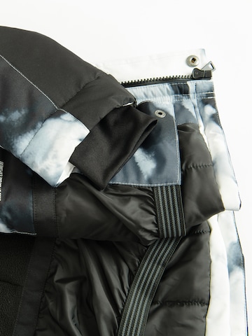 Geacă funcțională de la Cool Club pe negru