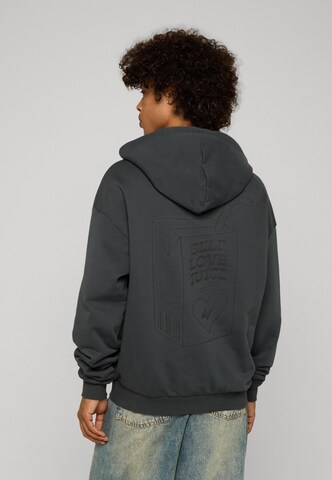 Felpa 'Drink' di DEF in grigio: frontale