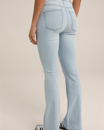 WE Fashion Flared Jeans in Blauw