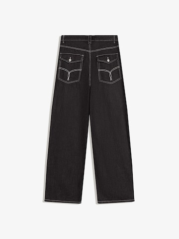 Bershka Baggy Farkut värissä musta