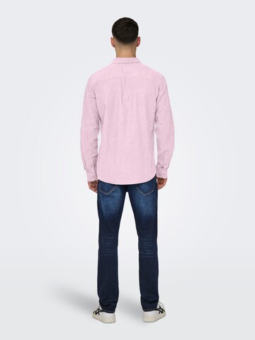 Coupe slim Chemise 'CAIDEN' Only & Sons en rose