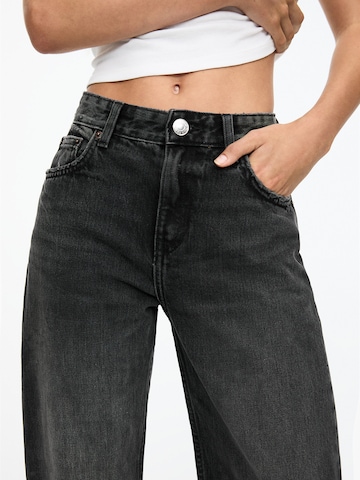 Pull&Bear Regular Jeans in Schwarz