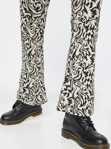 évasé Pantalon Koton en noir