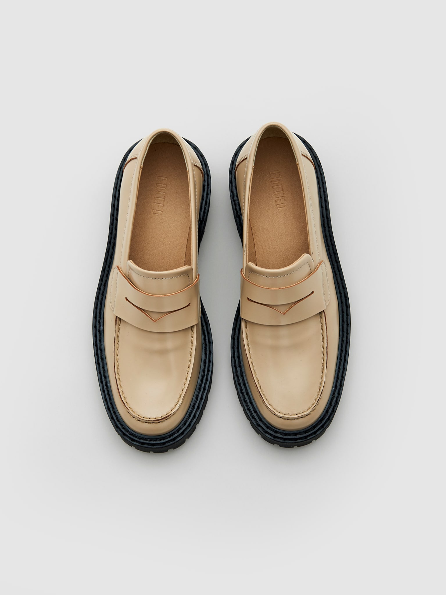 Chaussure basse 'Gunhilda'