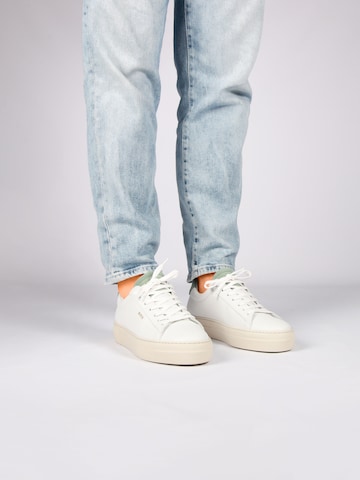 BLACKSTONE Sneakers laag 'Mae BL478' in Wit