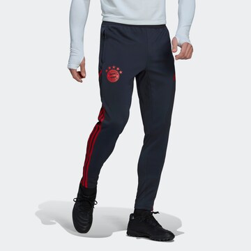 Coupe slim Pantalon de sport 'Fc Bayern Condivo 22' ADIDAS SPORTSWEAR en gris : devant