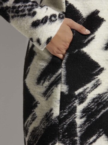 MADELEINE Blazers 'Gehrock' in Zwart